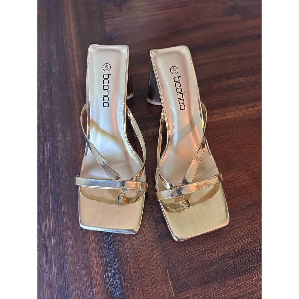 Boohoo toe post block heel mule